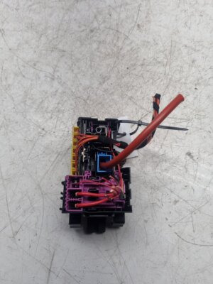 MERCEDES C CLASS W205 FUSE BOX RELAY MODULE A2059067200 2015-2019
