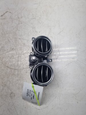 MERCEDES E CLASS W213 DASHBOARD AIR VENT CENTRE LEFT SIDE A2138307700 2016-2020