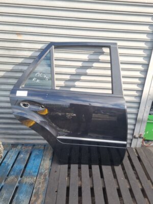 MERCEDES ML CLASS W164 DOOR BARE REAR DRIVER SIDE 197 OBSIDIAN BLACK 05-09