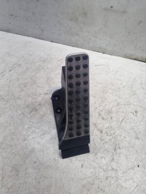MERCEDES C CLASS W205 ACCELERATOR THROTTLE PEDAL A2053000104 2014-2020