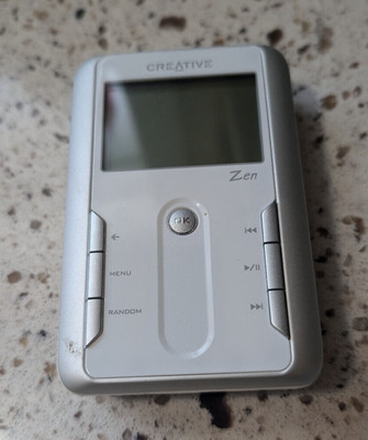 Creative Labs Zen DAP-HD0014 White & Silver Wireless USB 2.0 Digital MP3 Player