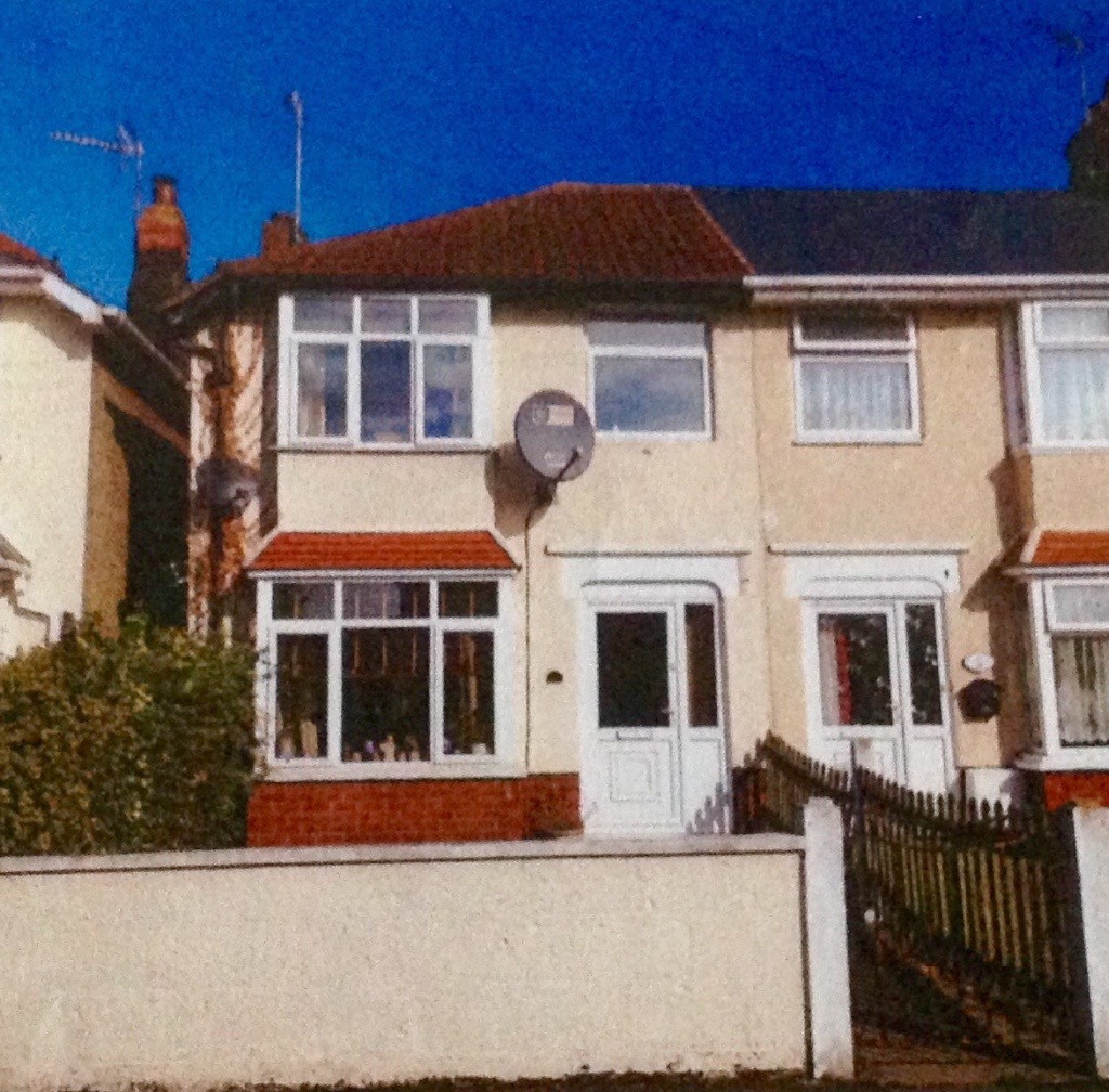 Three bedroom house for rent off Northern Road, Swindon in Swindon