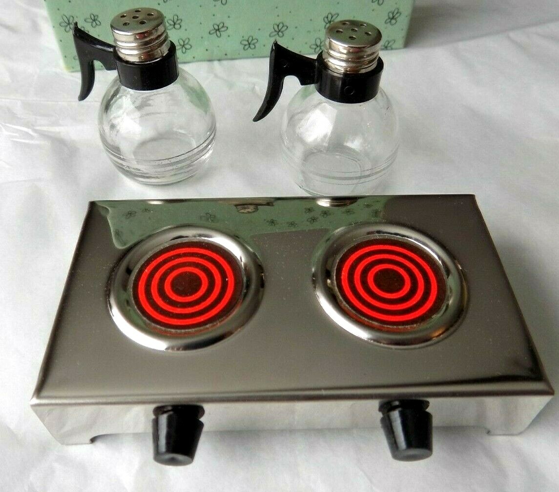 Vtg Hot Plate Coffee Twins Salt and Pepper Set Unused in Original Box Novelty