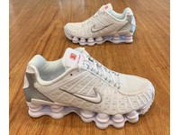 nike shox total white