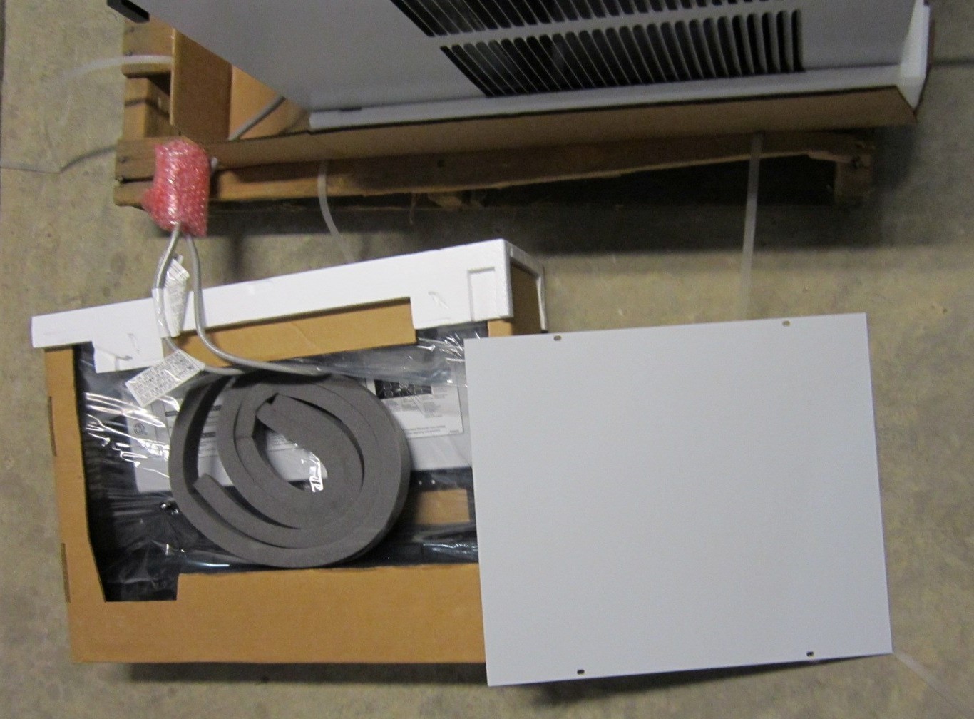 Friedrich SM21-3 Window Air Conditioner Unit 208/230V Cool Only 2181W WIFI Cap