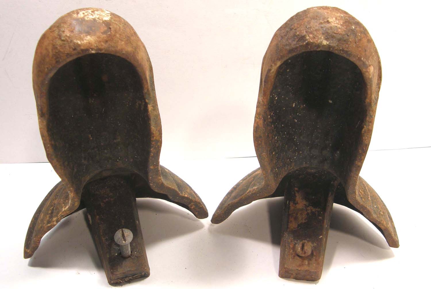 SET OF 2 ANTIQUE VICTORIAN CAST IRON EAGLE CLAW & BALL TUB BATHTUB FEET