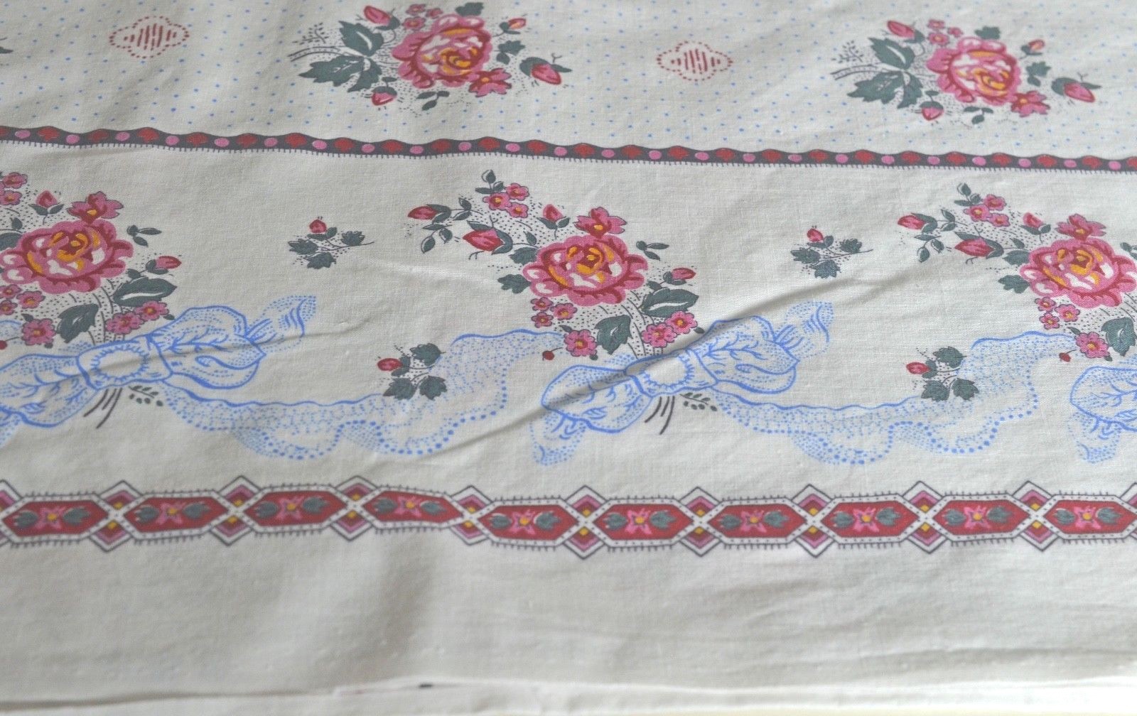 VINTAGE SOULEIADO FRENCH PROVENCAL FABRIC WITH ROSES 2½+ YDS UU116