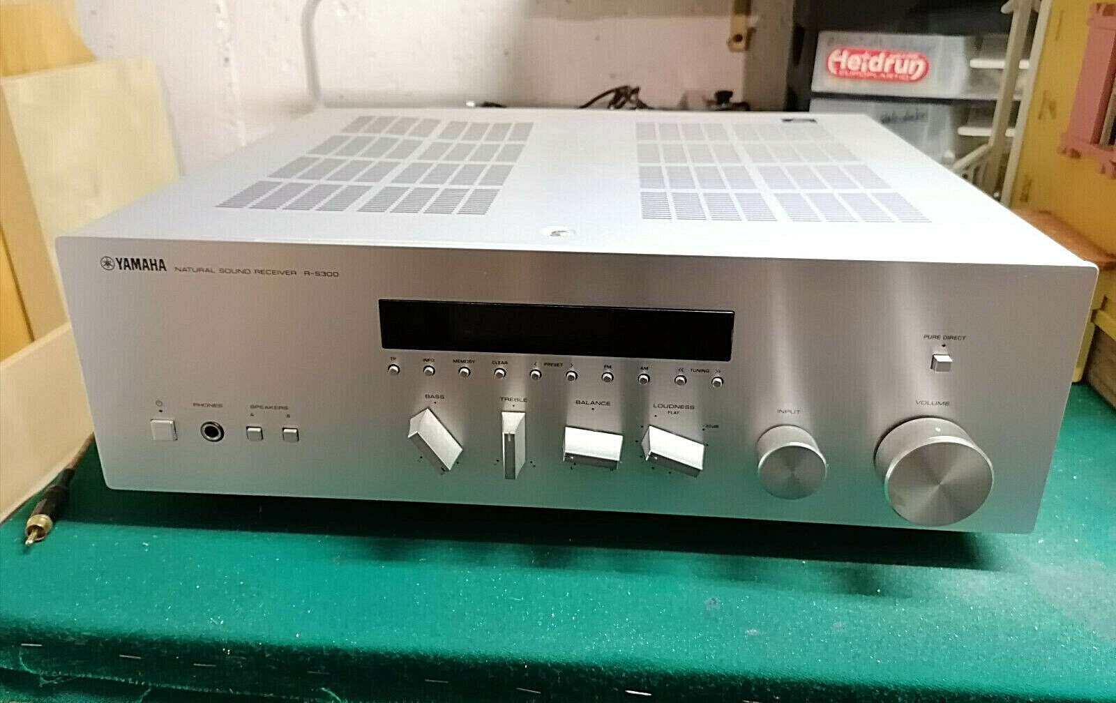 Yamaha Natural Sound Receiver R-S300 silber mit Bedienungsanleitung