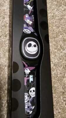 Disney 2024 MagicbBand Plus + Nightmare Before Christmas Lock Shock Barrel Jack