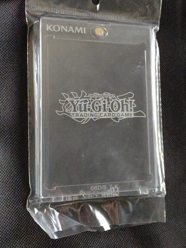 遊戯王　Memorial Edition CARD CASE　アマダ ケース 遊戯王 メモリアルエディション カードケース - メルカリ