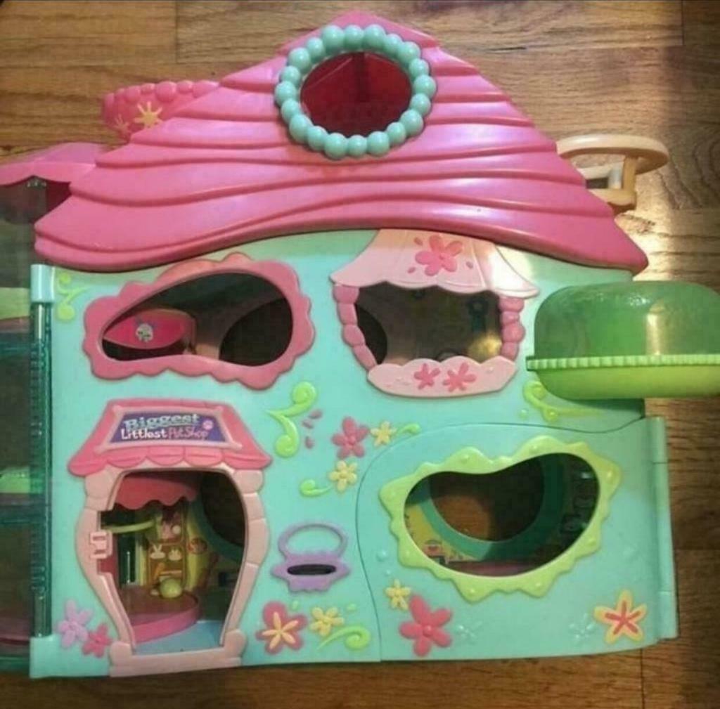 Littlest pet shop house and 60+ figures including rares in West
