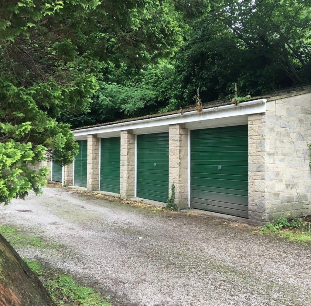 Garage/Storage for Rent in Sheffield S10 (Ranmoor) in Sheffield