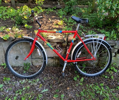 Men's 21" Specialized Hardrock Mountain Bike. Nearly new hybrid tyres. 18-speed.