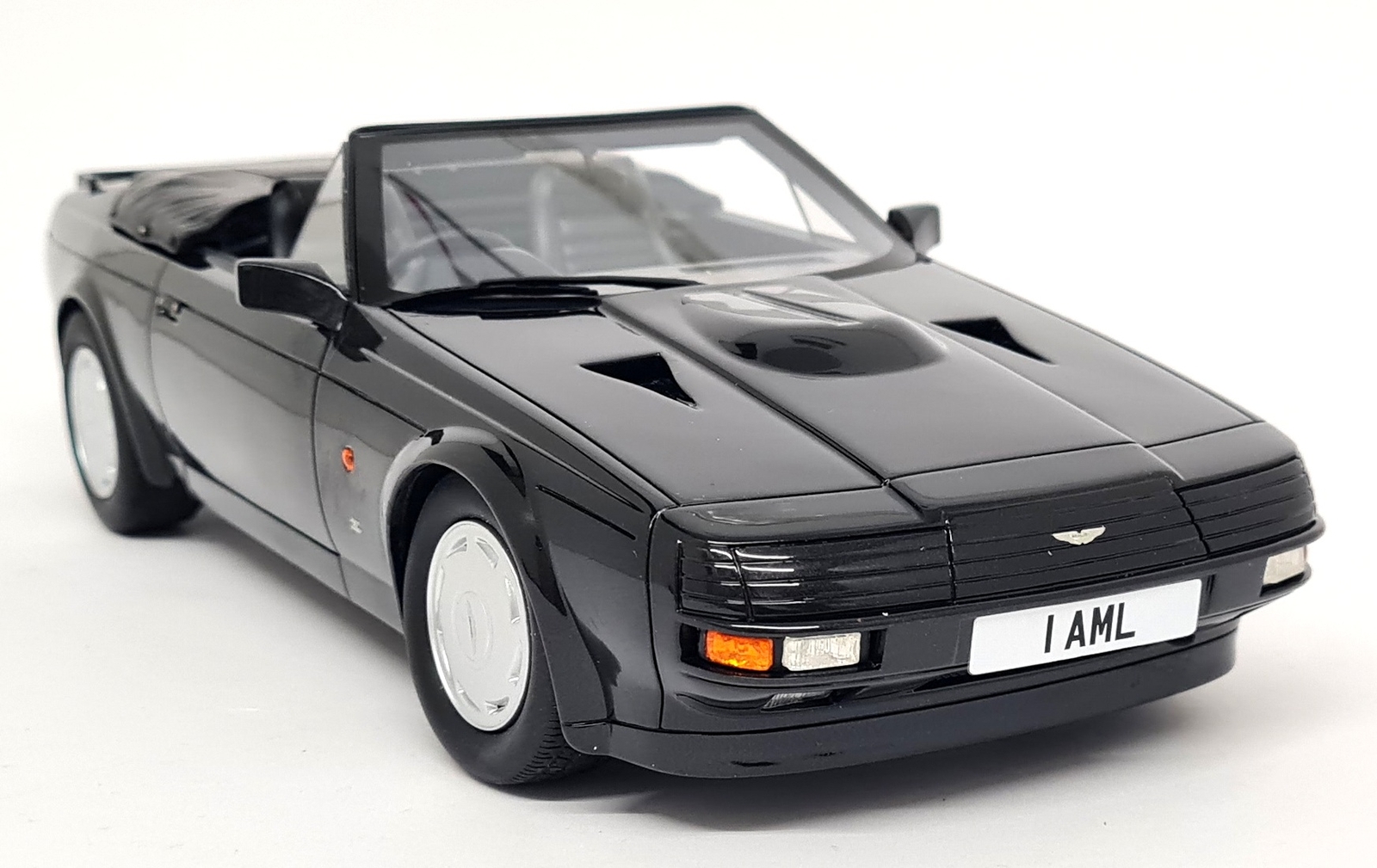 Cult 1/18 アストンマーティン V8 Zagato Spyder Cult 1/18 - Aston Martin V8 Zagato Spyder Black 1987 Classic