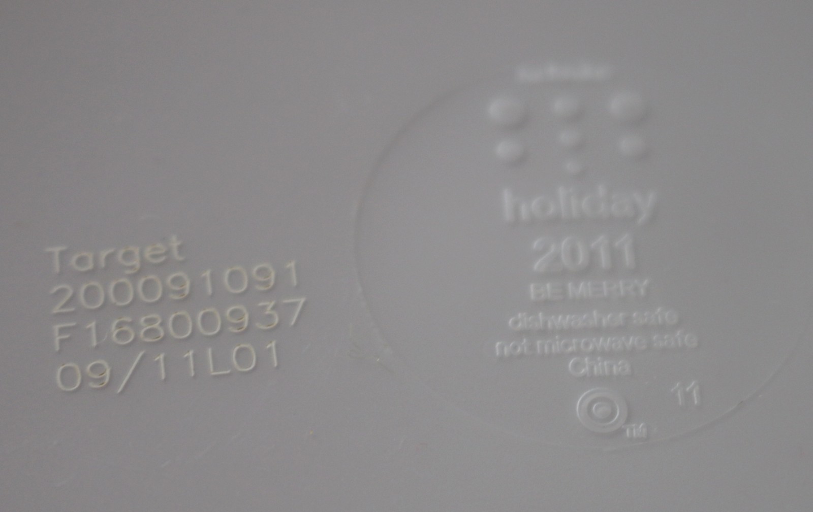 Target Holiday 2011 Pair Melamine Snack Dessert Bowls Reindeer, Snowman