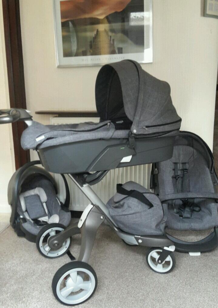 Stokke Xplory V4 black melange complete set Quick sale in Romford