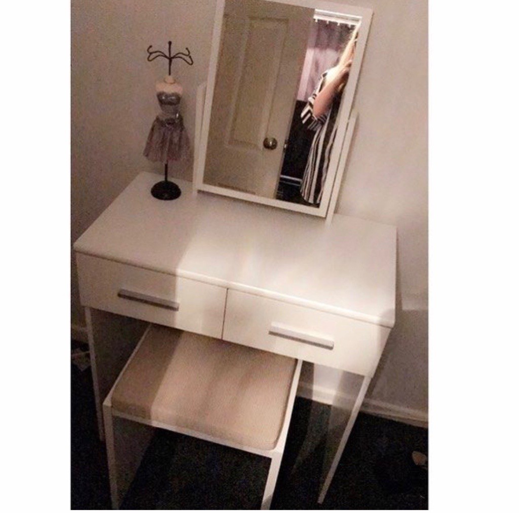 White gloss dressing table in Rotherham, South Yorkshire Gumtree