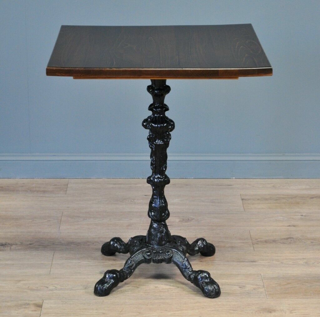 Attractive Antique Victorian Heavy Cast Iron Pub Garden Occasional Side Table in Forfar, Angus