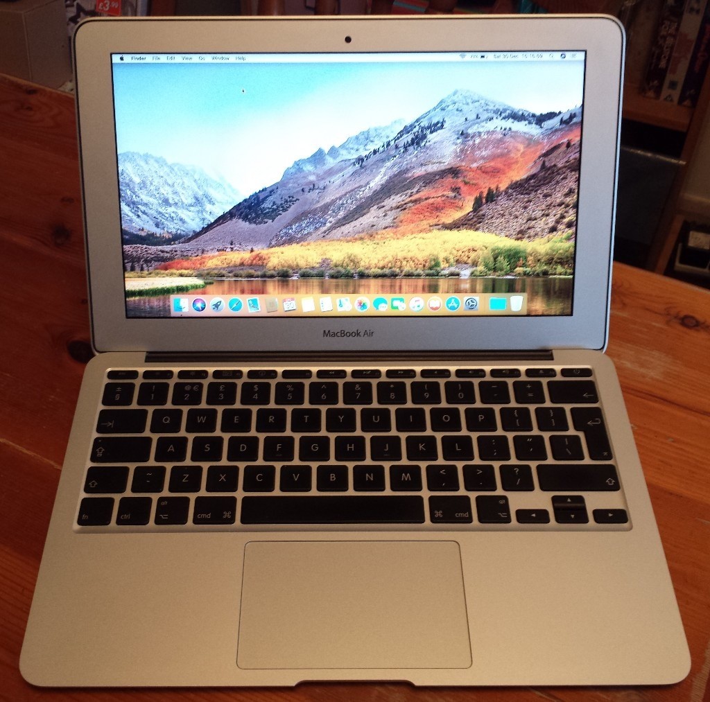 Cheap MacBook Air notebook computer pristine condition! in Stamford