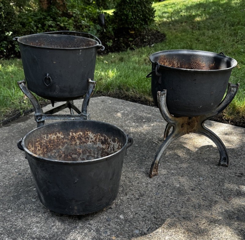 VTG Richmond Stonewall Cast Iron Stand Base (Pair)Plant Pot Holder