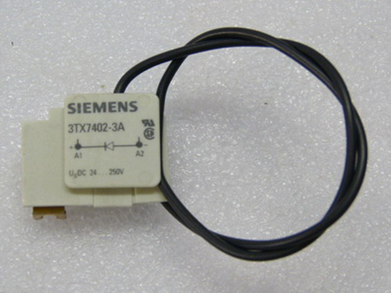 Siemens 3TX7402-3A Varistor