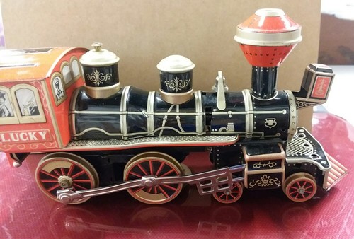 Vintage LUCKY Tin Toy Made In Japan battery toy