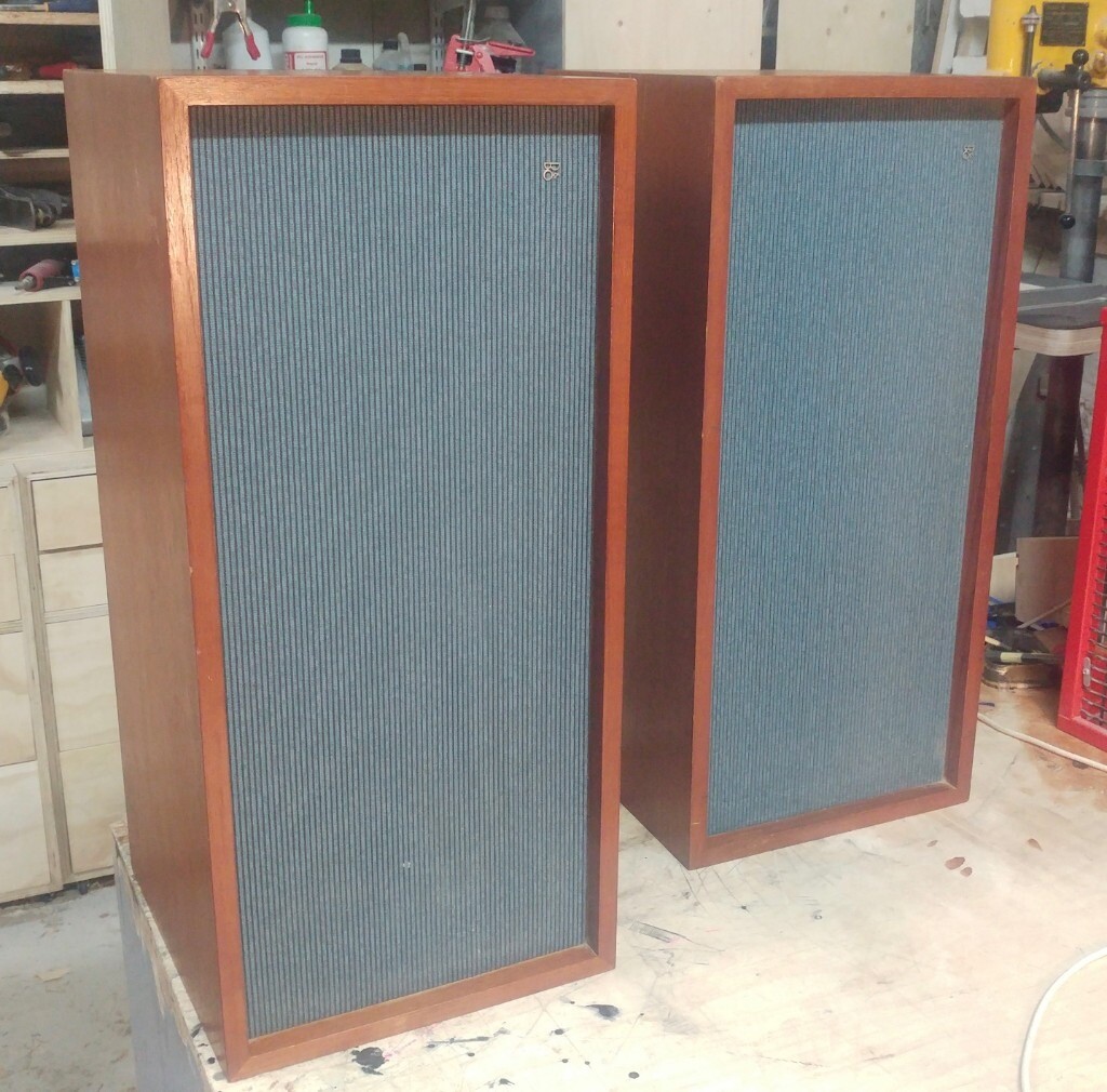 vintage bang and olufsen speakers