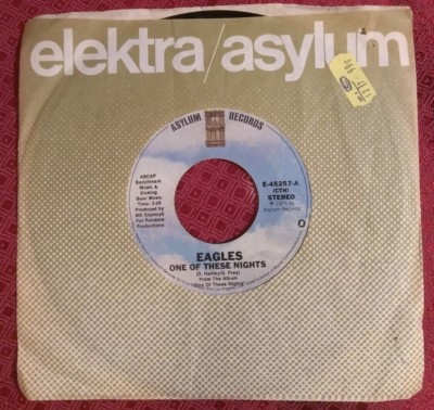 Rock 45 Eagles - One Of These Nights / Visions On Asylum 1975 E-45257- VG+