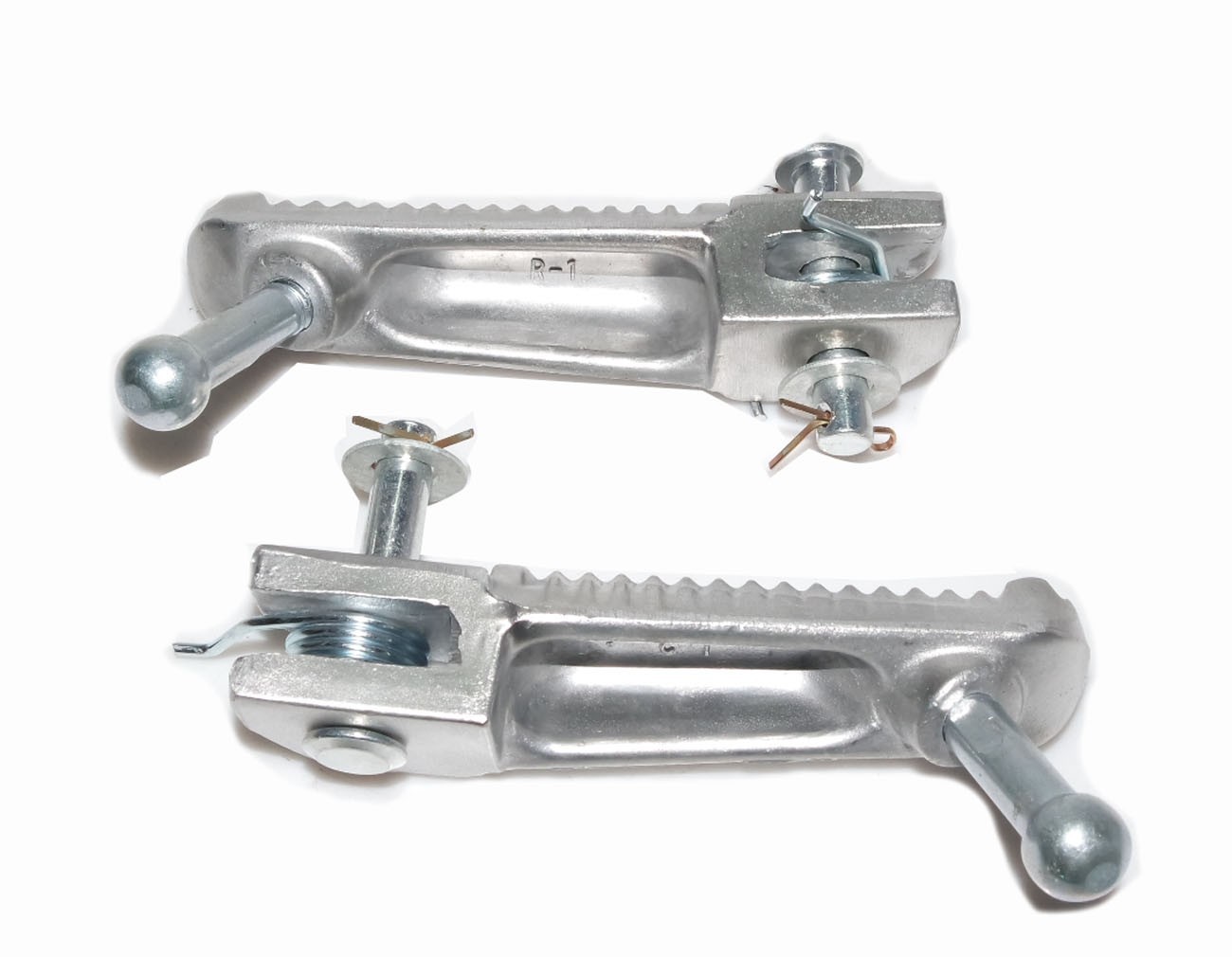 Front RH & LH Footrest Foot Pegs Assembly Set For Yamaha R15 