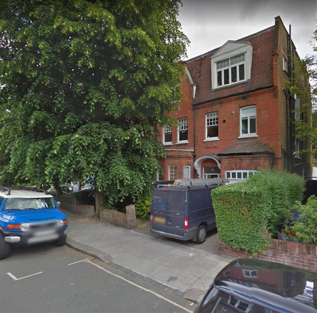 2 bedroom flat in Ground Floor, Aberdare Gardens, NW6 in Hampstead