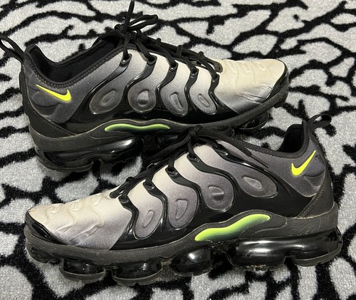 vapormax black volt