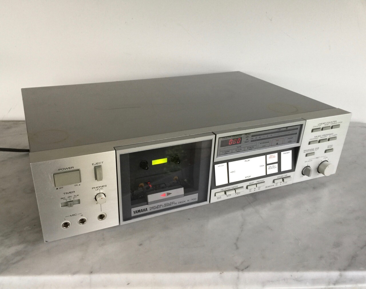 YAMAHA K-700 Natural Sound Stereo Cassette Deck. Clean