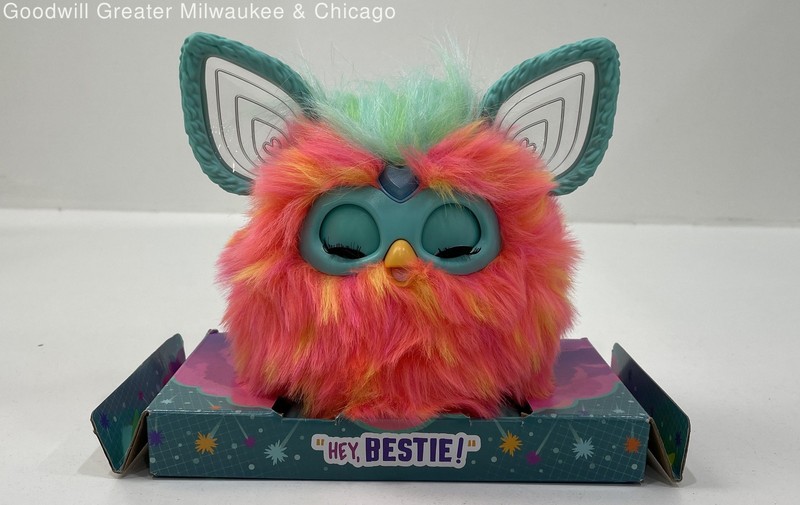 2023 Hasbro Furby Coral Interactive Plush Toy w/ Cardboard Base