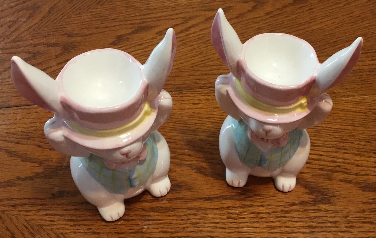 2 VINTAGE WHITE EASTER  BUNNY RABBIT EGG CUPS