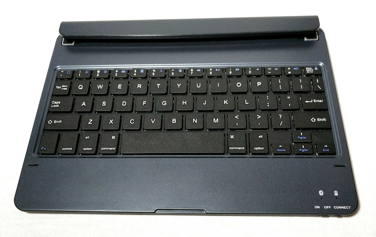 Lot of 20 NEW Apple iPad Air Wireless Bluetooth Slim Keyboards USB Black