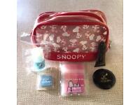 H&M Snoopy COSMETICS in BAG