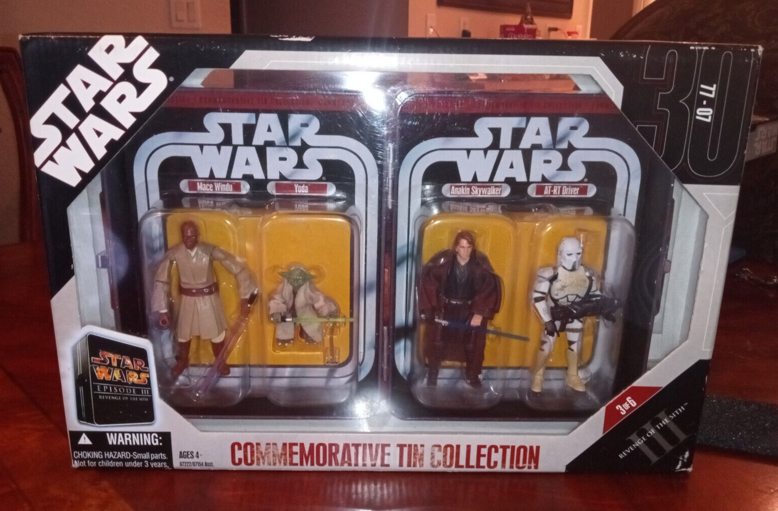 2006 Star Wars Commemorative Tin Collection #3/6 - Yoda 2006 Star Wars Commemorative Tin Collection #3/6 - Yoda