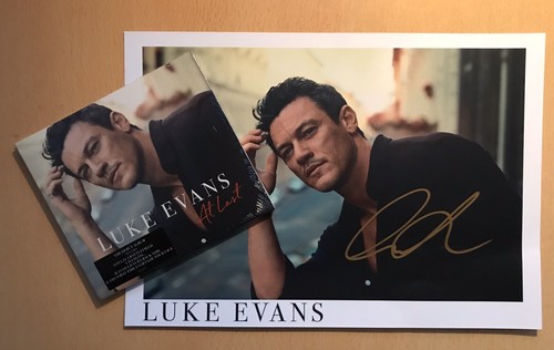 直筆サイン付き　CD Luke Evans ルーク・エヴァンス At Last Luke Evans Signed At Last CD Booklet JSA Authenticated | eBay