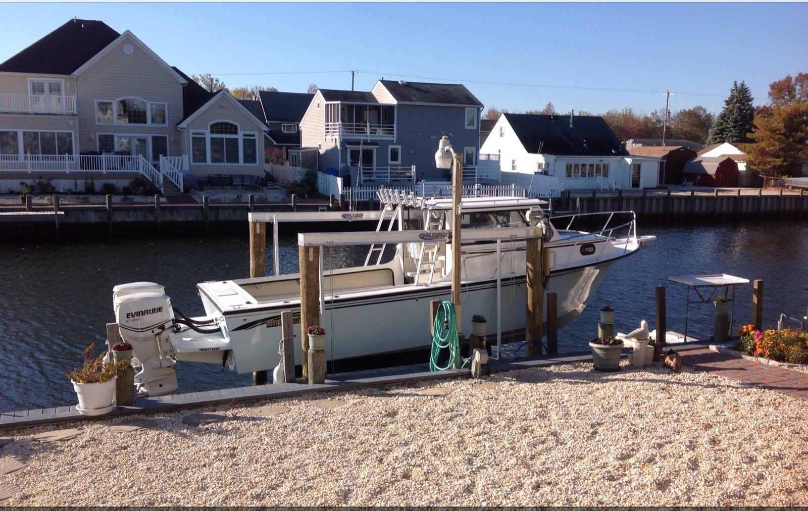 May-Craft 2700 Pilot house Boat