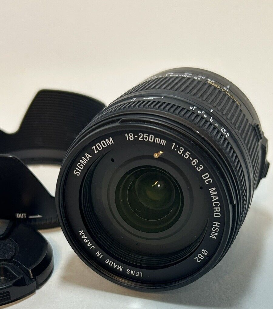 N.Mint] [Near Mint] Sigma 18-250mm f3.5-6.3 DC MACRO OS