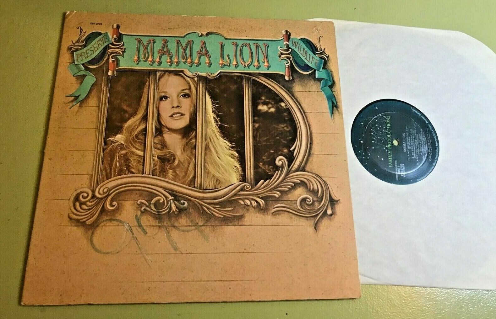 MAMA LION Preserve Wildlife Lynn Carey '72 lp carrie nations