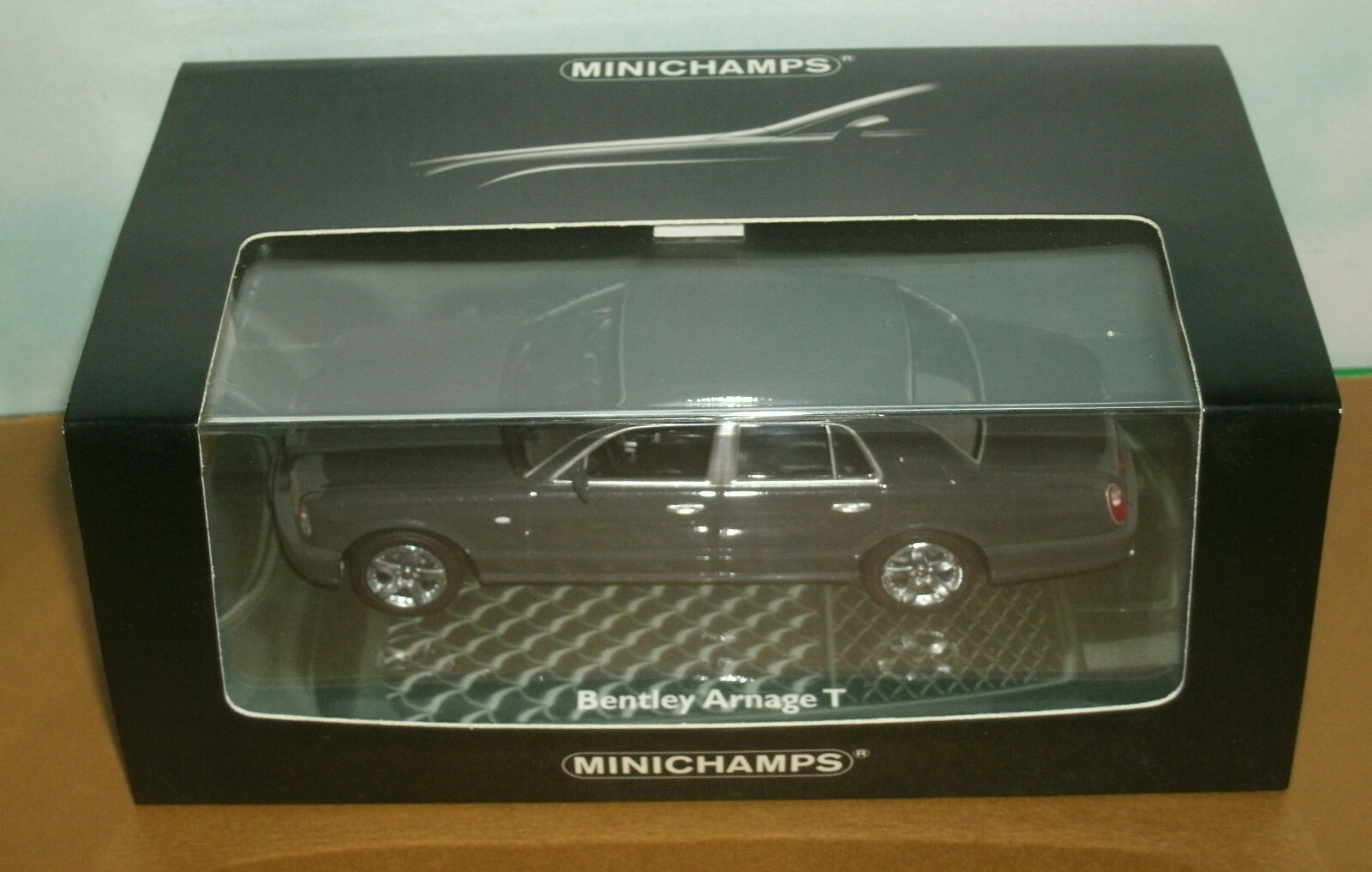 1/18 BENTLAY ARNAGE T・2002/minichamps 1:18 Bentley Arnage R 2002 - Minichamps [Unboxing] - YouTube