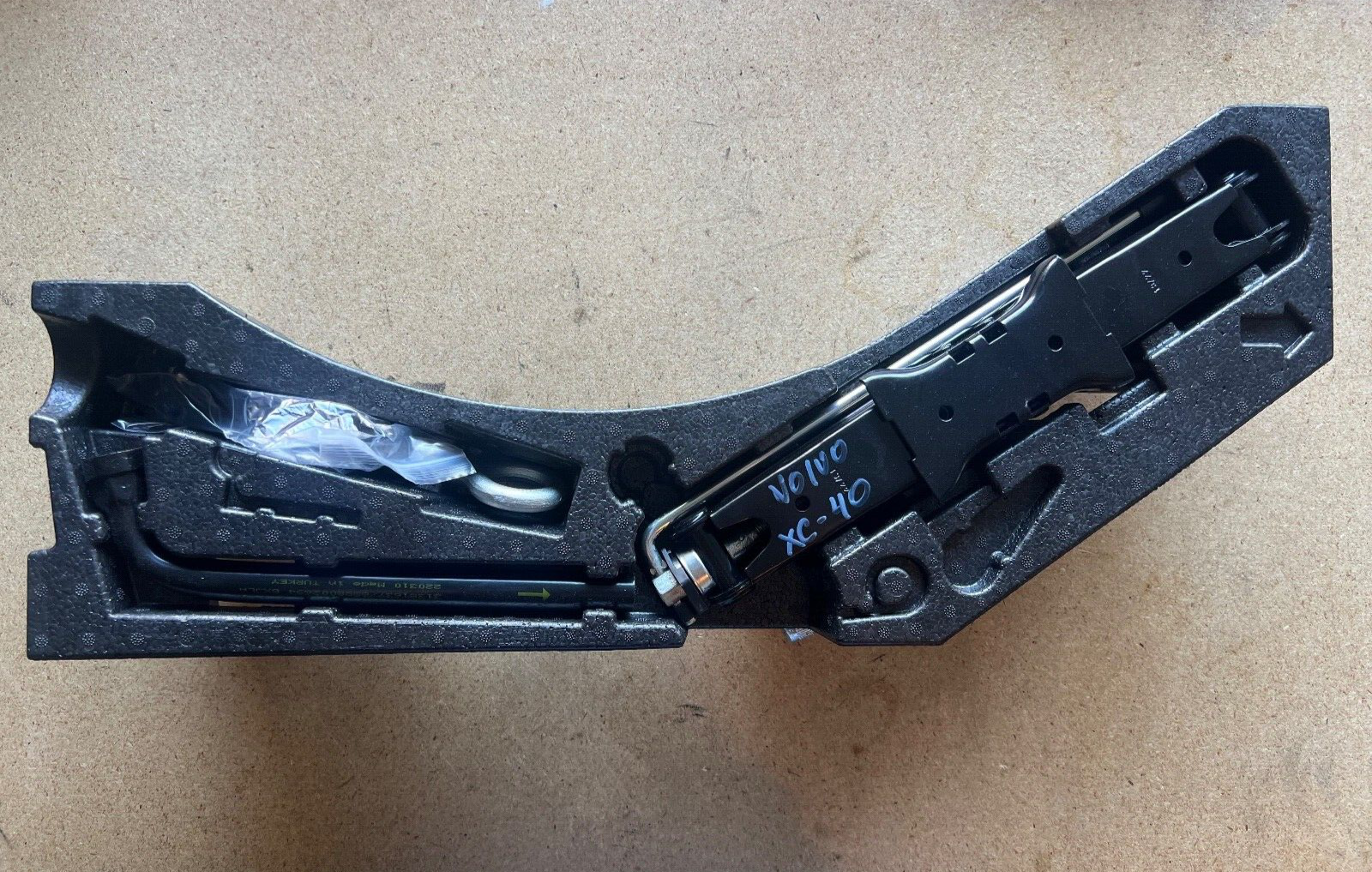 2019-2024 Volvo XC40 XC-40 Floor Jack and Tool Set w/ Foam