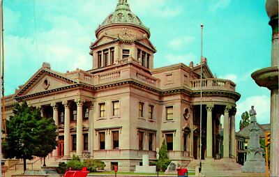 Somerset PA Court House Full View Postcard Unused (28575)