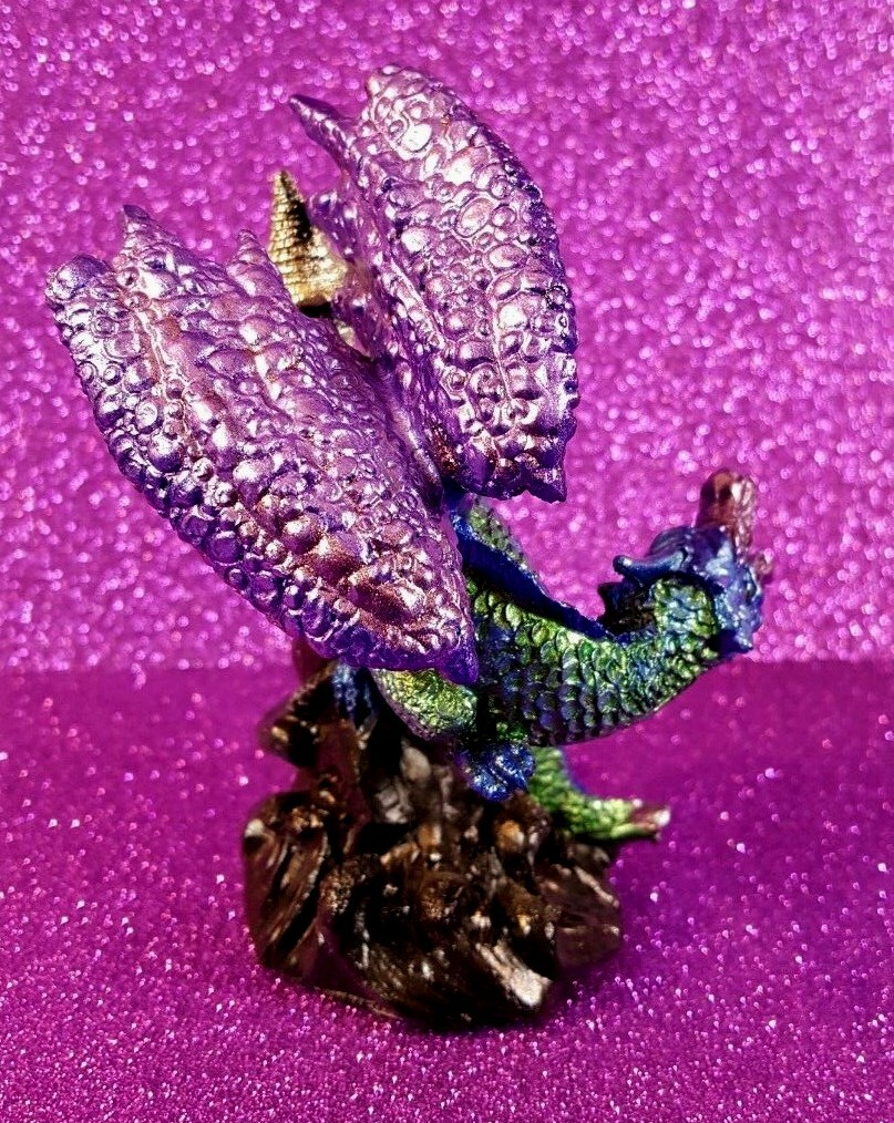 ENCHANTING HAND PAINTED RESIN TRAVELING DRAGON FIGURINE - EXCELLENT CONDITION!!