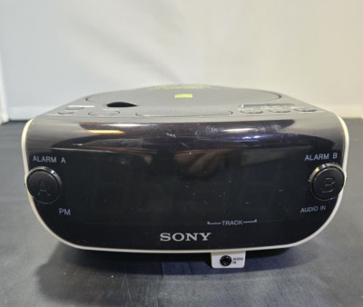 Sony Dream Machine FM/AM Radio CD Player Dual Alarm Clock ICF-CD815 TESTED 