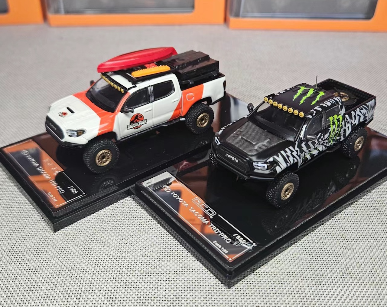 TOYOTAダイナ　ワンオフ製作　アシストグリップ　ステンレス　デコトラ ステンレス製 ピラー用 アシストグリップ 左右セット Φ28丸