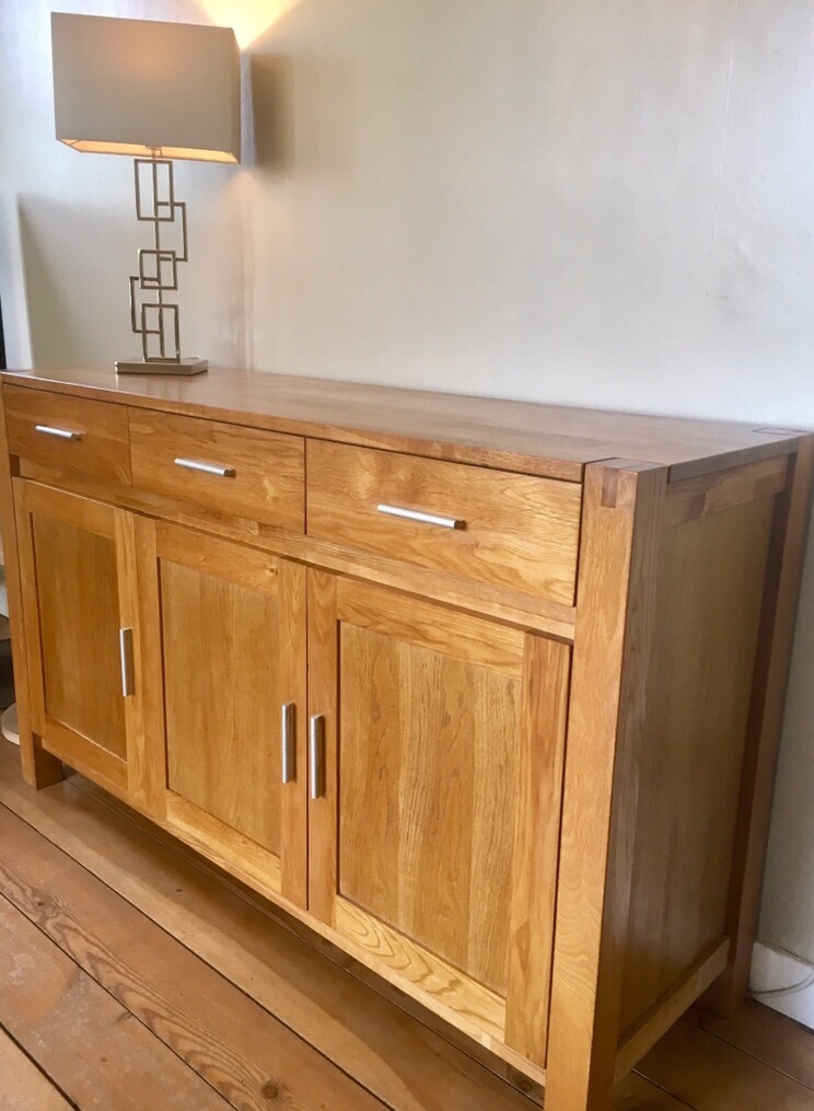 Solid Oak Furniture (4 pieces) in beautiful condition in West End