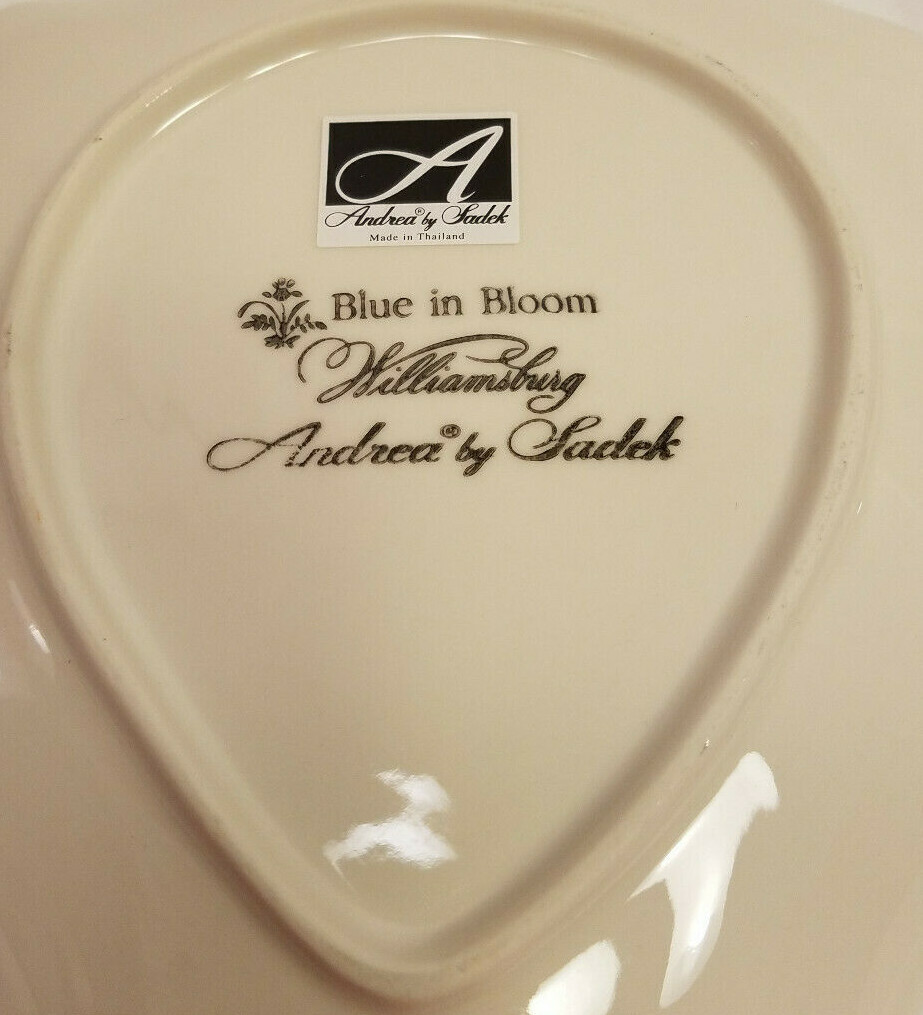 Andrea by Sadek BLUE IN BLOOM Williamsburg Small Leaf Shaped Dish 9