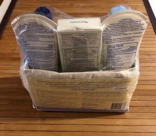Aveeno Essential Daily Care Products Baby & Mommy Nourishing Skincare Gift Set
